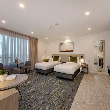 Littomore Suites Kingswood Penrith Extérieur photo