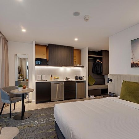 Littomore Suites Kingswood Penrith Extérieur photo