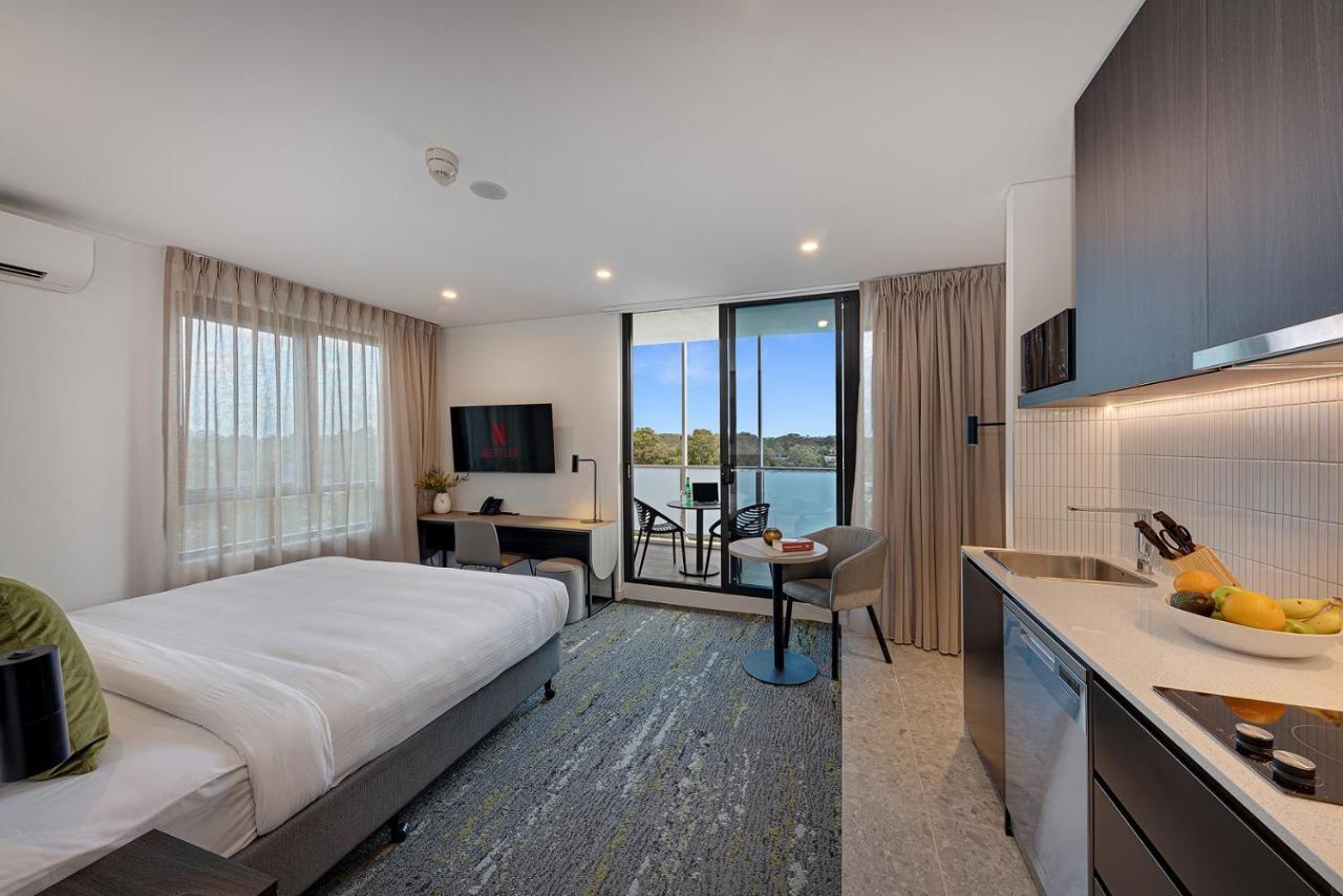 Littomore Suites Kingswood Penrith Extérieur photo
