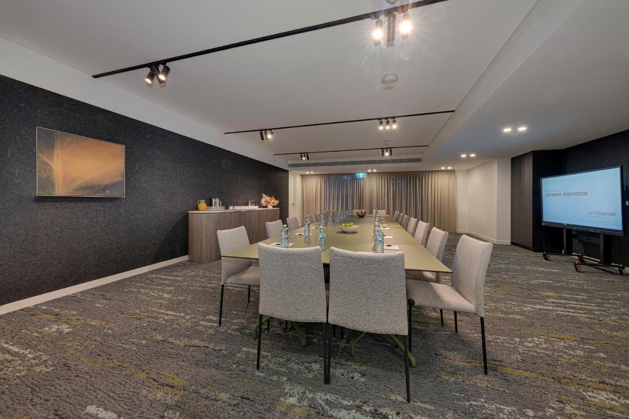 Littomore Suites Kingswood Penrith Extérieur photo